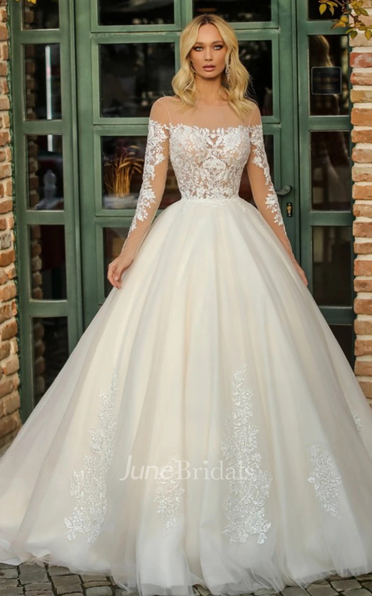 Romantic Ball Gown Bateau Neck Court Train Tulle Wedding Dress with Appliques