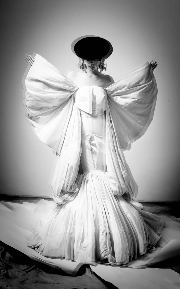 Romantic Strapless tiered Mermaid Taffeta Wedding Dress