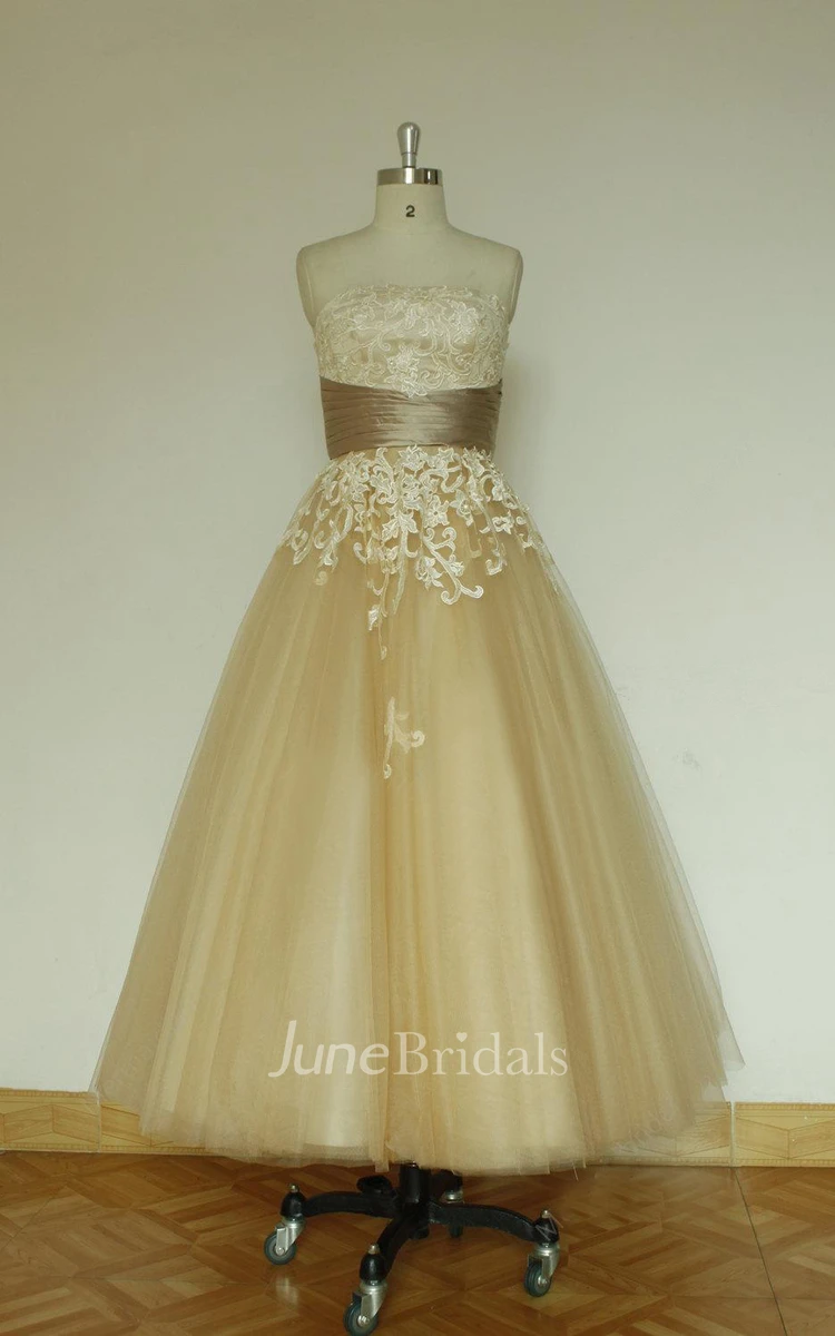 Vintage Inspired Tea-Length Tulle Wedding Dress With Lace Appliques