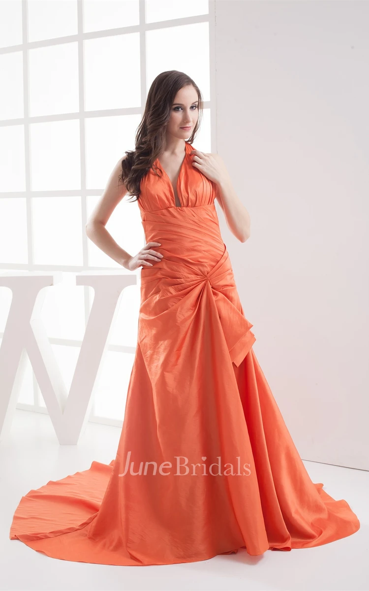 Plunged Floor-Length Dress with Central Ruching and Halter