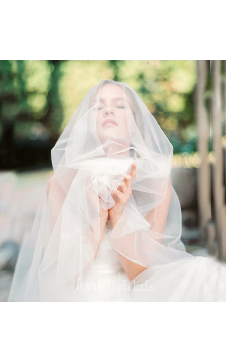 Simple Romantic Tulle Long Wedding Veil