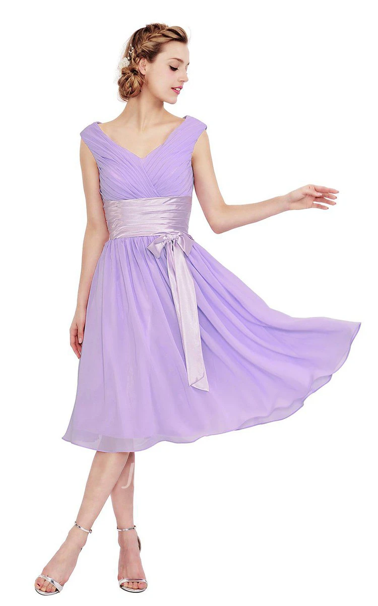 Cap-sleeved V-neck A-line Dress With Bow and Pleats