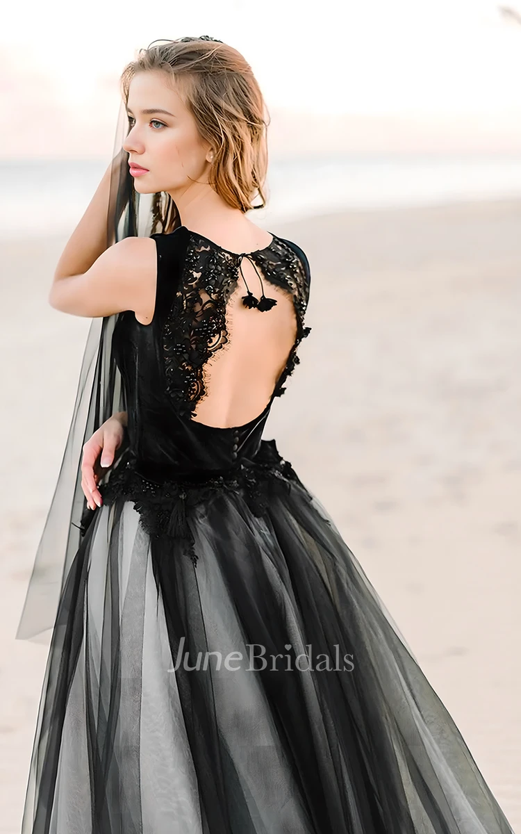 Gothic Boho A-Line Black and White Wedding Dress Unique Fairy Beach Lace Tulle Square Neck Floor Bridal Gown with Keyhole Back