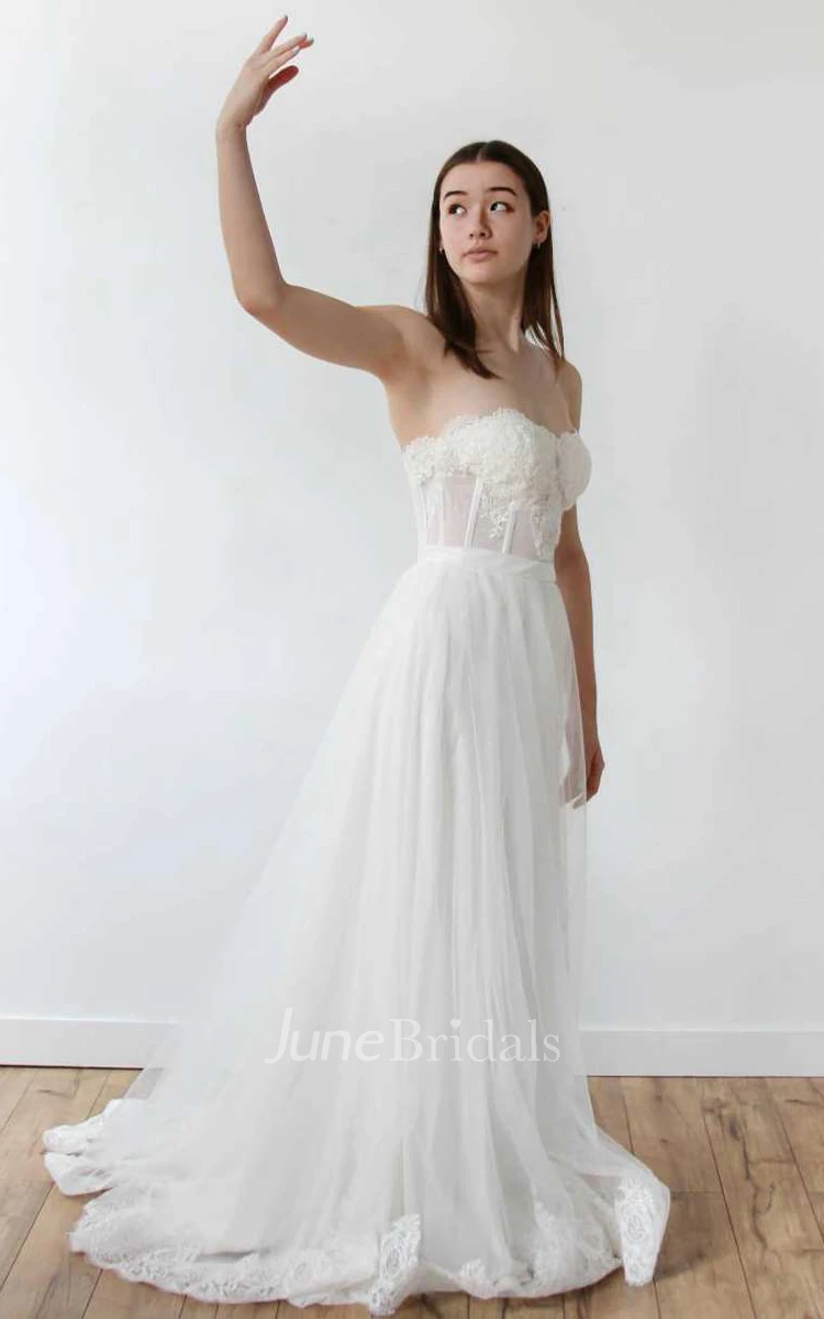 Sweetheart A-Line Tulle Appliqued Wedding Dress With Sweep Train