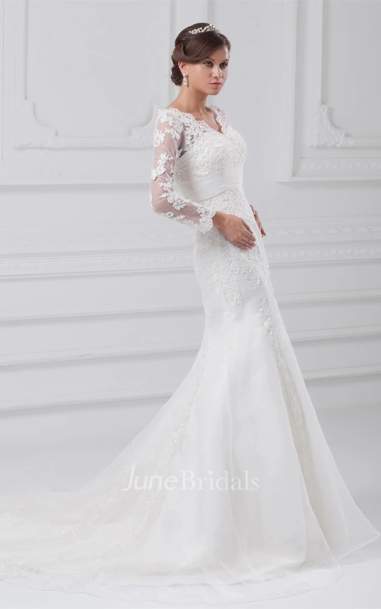 scalloped-neck long-sleeve trumpet illusion dress with appliques