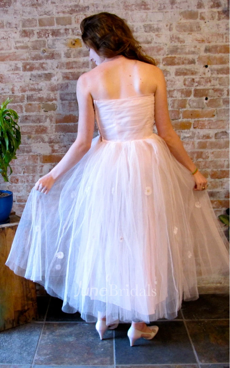 Alluring Sweetheart Ruched A-line Tulle Dress With Flowers