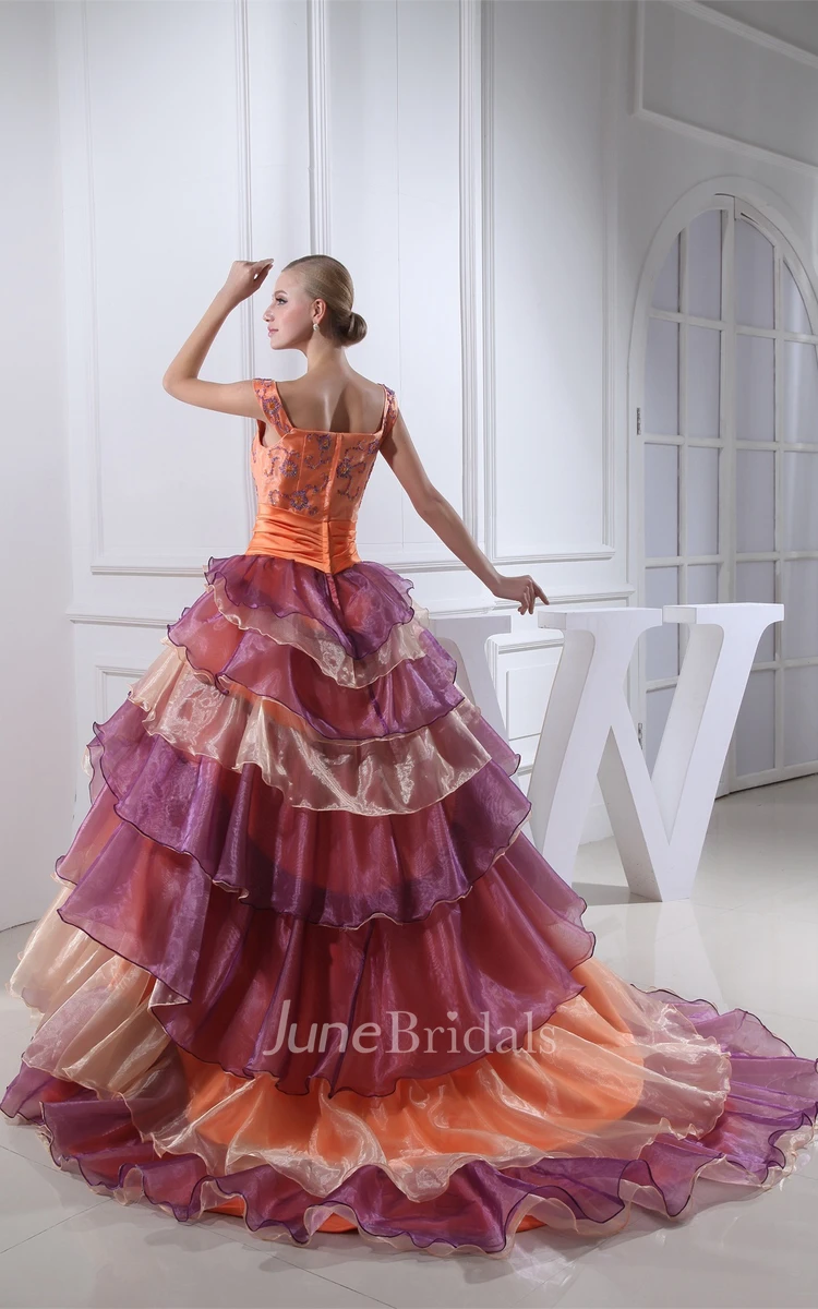 Mute-Color Square-Neck Ball Dress with Appliques and Tiers