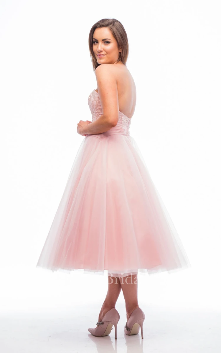 A-Line Tea-Length Appliqued Sleeveless Sweetheart Tulle Bridesmaid Dress