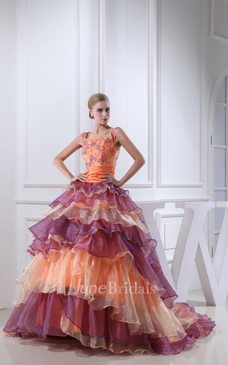 Mute-Color Square-Neck Ball Dress with Appliques and Tiers