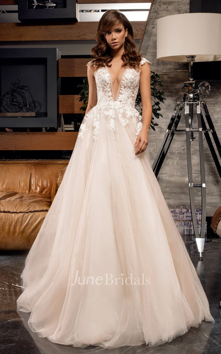 Sleeveless Ball Gown Plunging Neck Tulle Wedding Dress with Appliques and Train