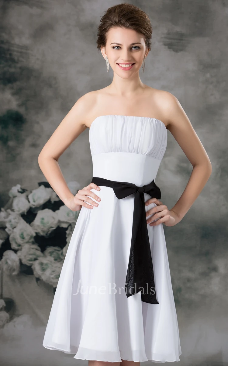 Strapless Chiffon Knee-Length Dress with Ruching and Ribbon