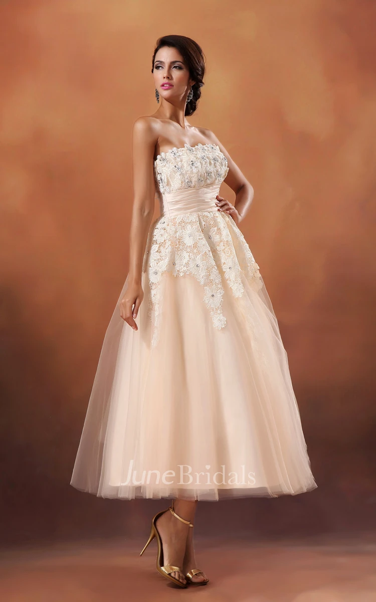 Lovely Cinched-Waisbtea-Length Dress With Lace Appliques