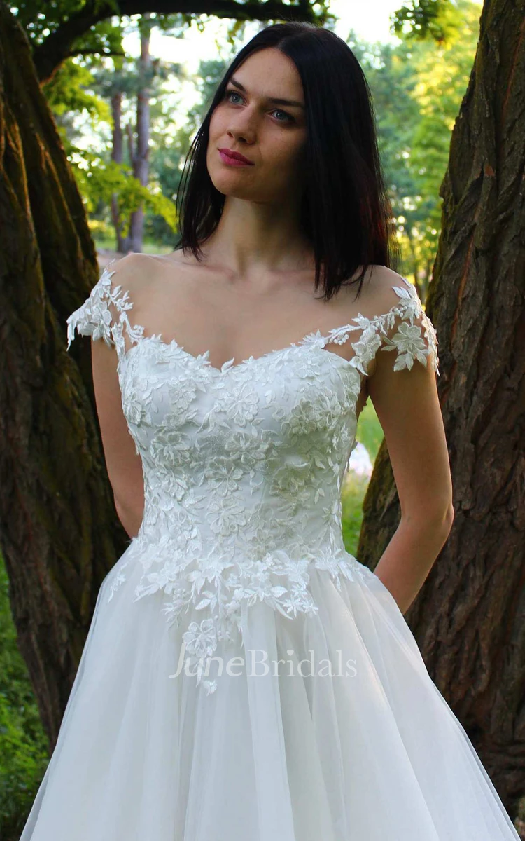 Floor-Length Tulle Taffeta Lace Low-V Back Wedding Dress