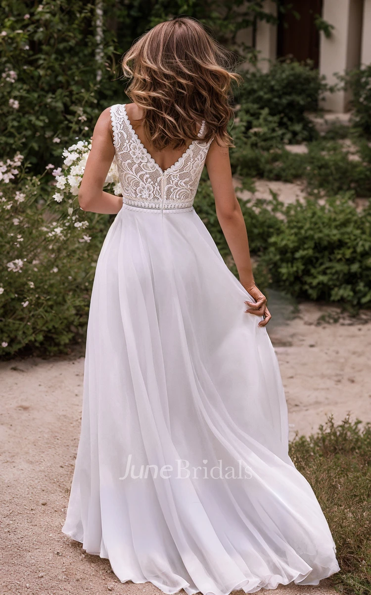 Vintage Fall Autumn Lace A-Line V-neck Wedding Dress Elegant Ethereal Petite Sleeveless Bridal Gown with Train
