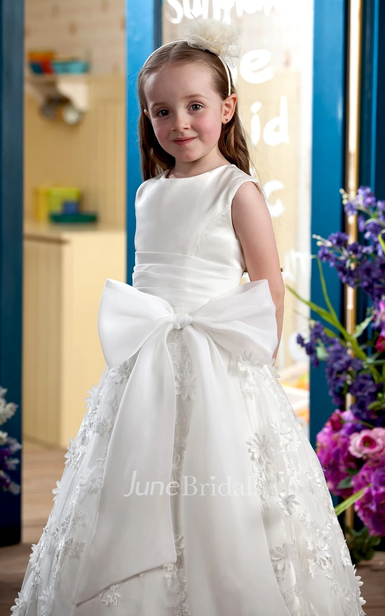 Cute High-Neck A-Line Flower Girl Dress With Appliques