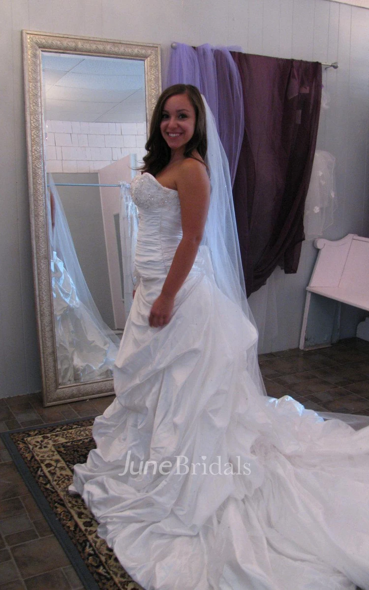 Sweetheart Ruffled Long A-Line Wedding Dress With Beading Detailing
