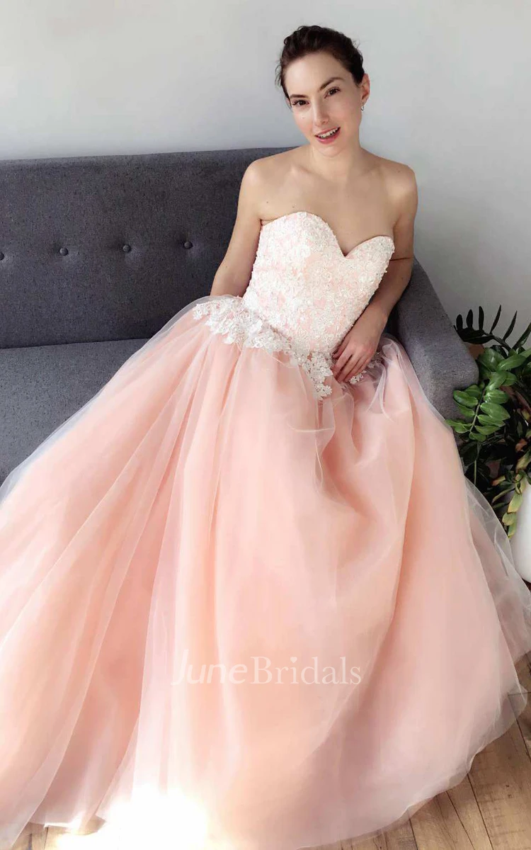 Sweetheart A-Line Tulle Lace Appliqued Dress With Sweep Train